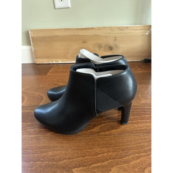 Clarks Women's Ambyr Rise Ankle Boot Leather Side Zip Black Booties 10.5 M - Picture 2 of 9